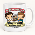 Taza blanca de cerámica con el diseño Pórtate mal, pásalo bien, elimina las pruebas y niégalo todo